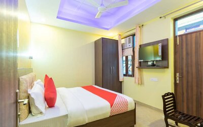 Airport Hotel Redstone