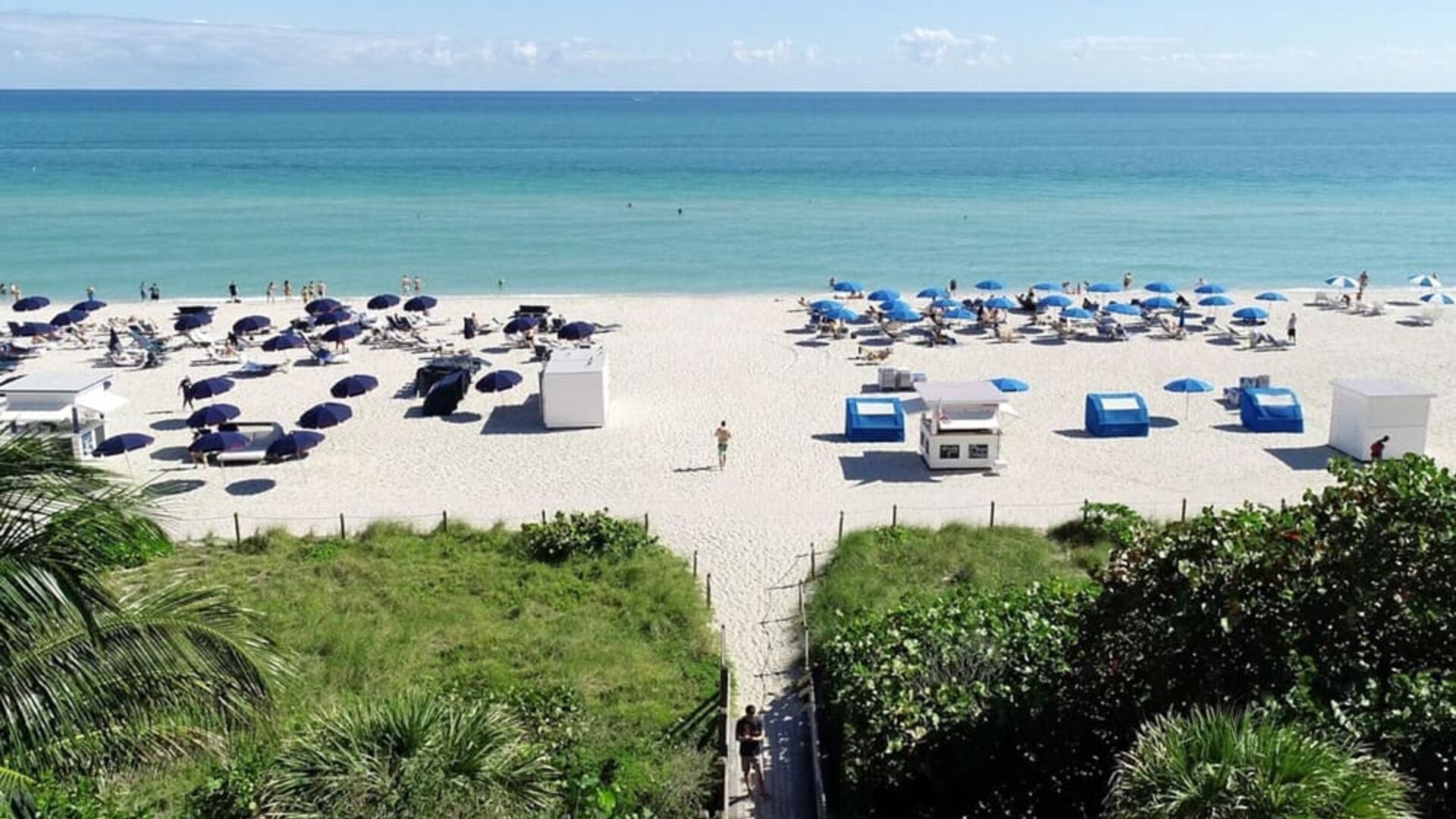 Easy beach access at Circa 39 Hotel.