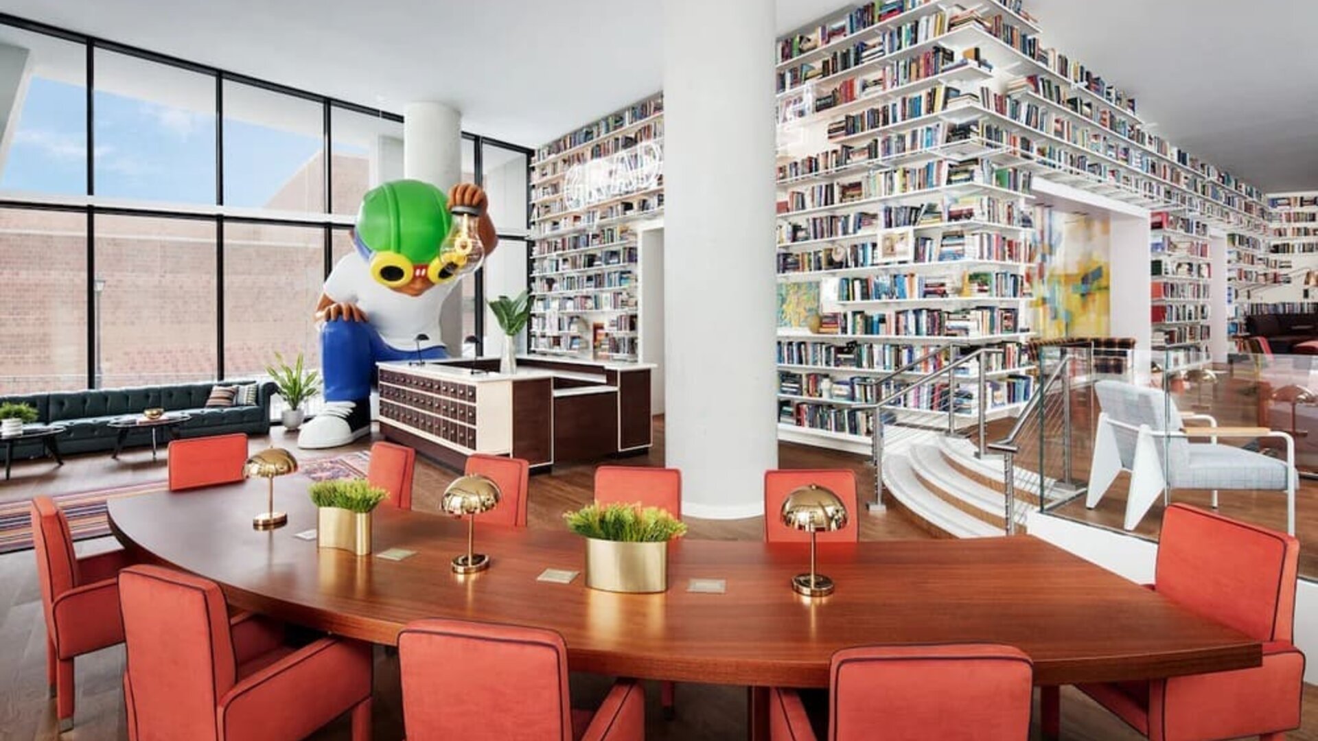 Casual meeting room ideal for coworking and business meetings at Graduate New York.