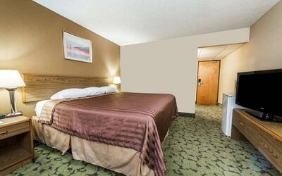 Travelodge By Wyndham Bloomington