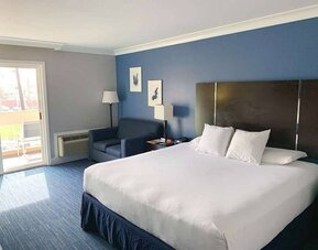 Day use room with balcony at The Pacific Inn.