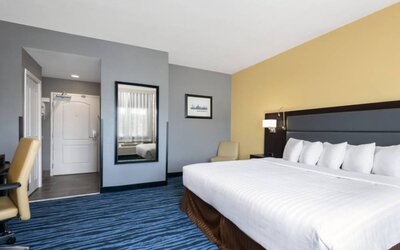 Day use room at Hotel 1550 SFO.