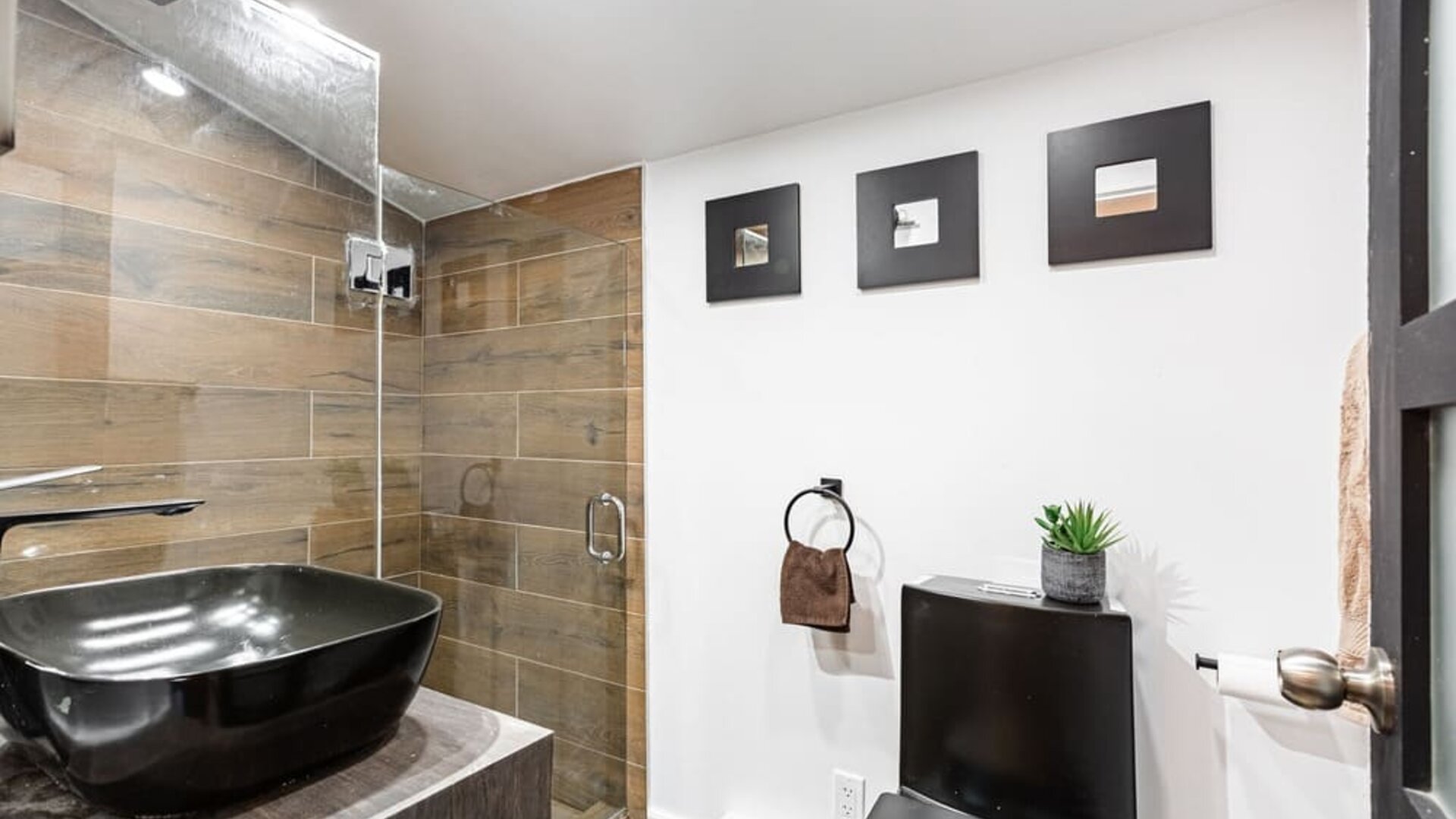 Clean and spacious private bathroom at Chez Joe.