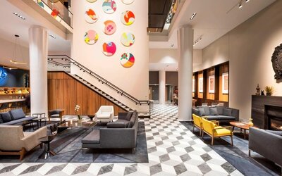 Lobby and coworking space with fire place at Le Méridien Columbus, The Joseph.