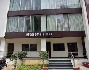 4 Seasons Suites