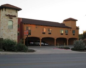 Hotel exterior at La Hacienda Inn Alamodome/Riverwalk.