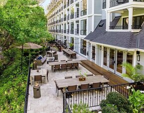 Beautiful outdoor terrace at The Inn At Saratoga, Tapestry Collection By Hilton.