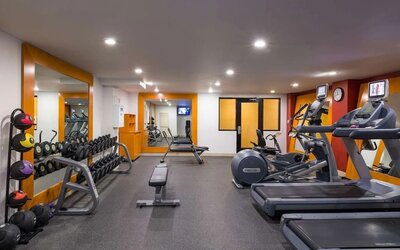 Equipped fitness center at Hilton Garden Inn New York/Tribeca.
