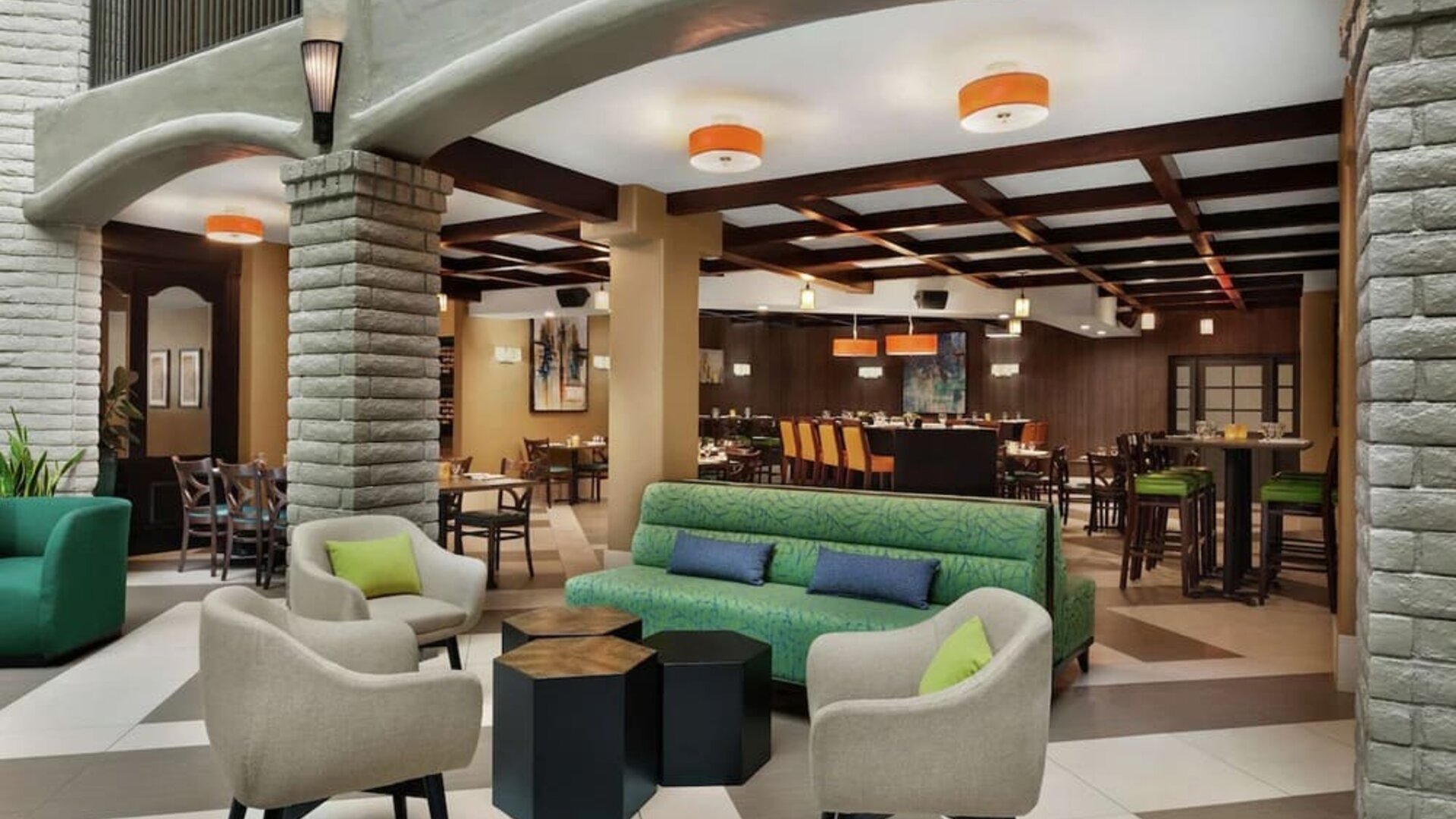 Lounge and coworking space at Embassy Suites By Hilton Arcadia Pasadena Area.