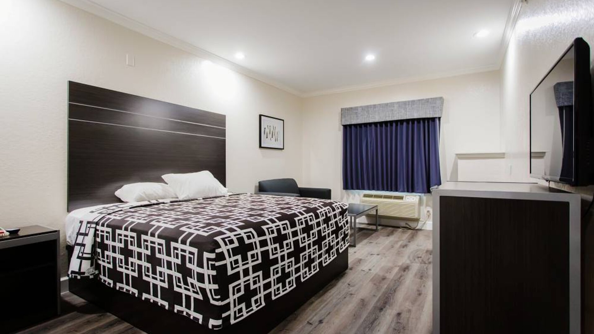 Day use room at Palace Inn TX 249.
