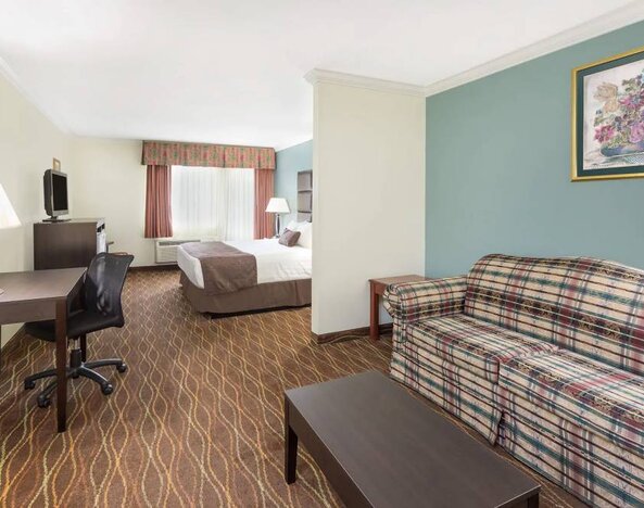 Baymont Inn & Suites