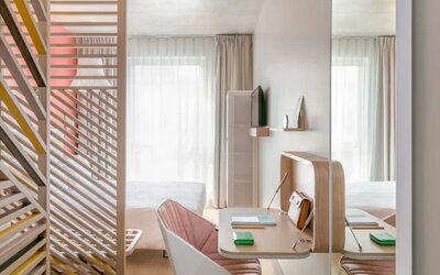 Delux king with work station at OKKO Hotels Nice Aéroport.