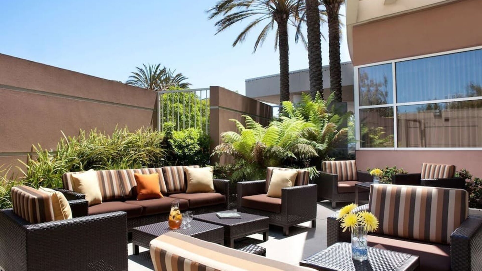 Relaxing outdoor lounge and coworking space at Sonesta Emeryville - San Francisco Bay Bridge.