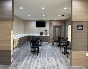 Super 8 By Wyndham Houston NW Beltway 8