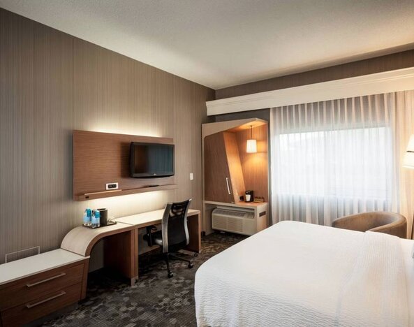 Courtyard By Marriott Henderson Green Valley