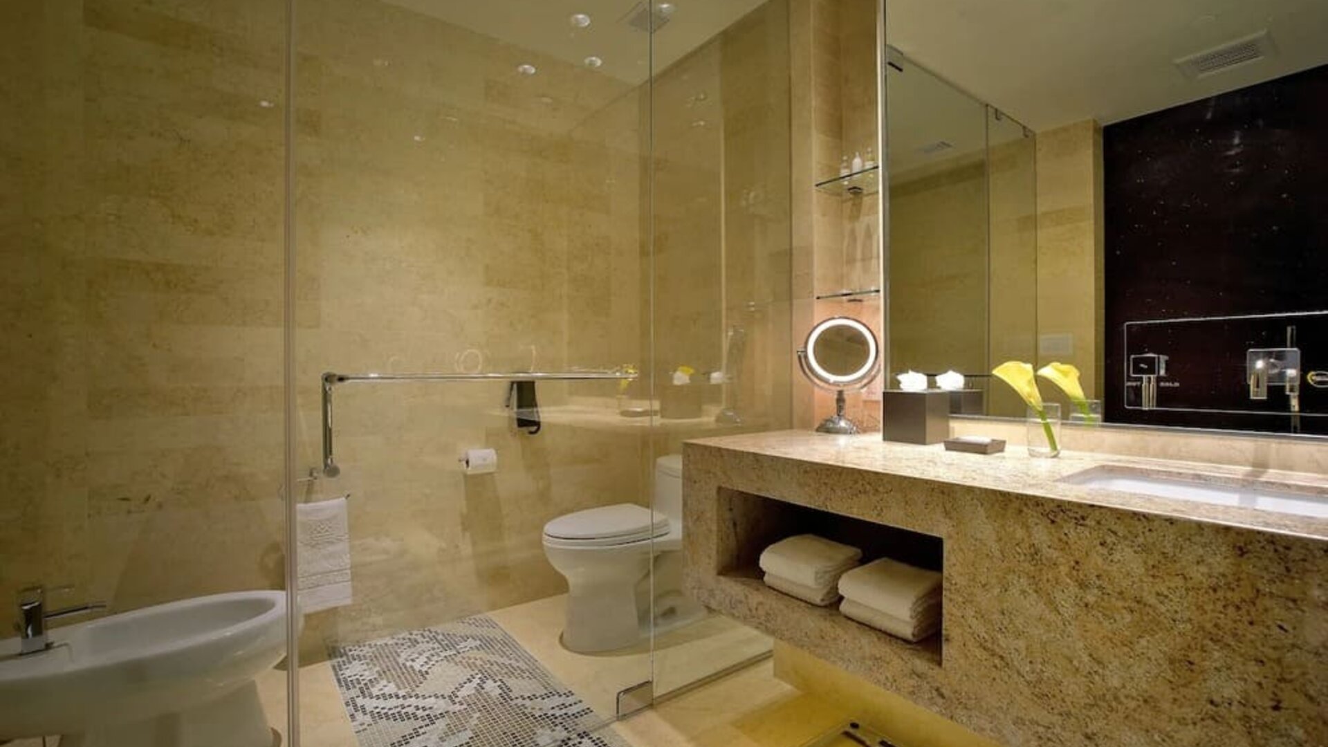 Guest bathroom with shower at EB Hotel Miami.