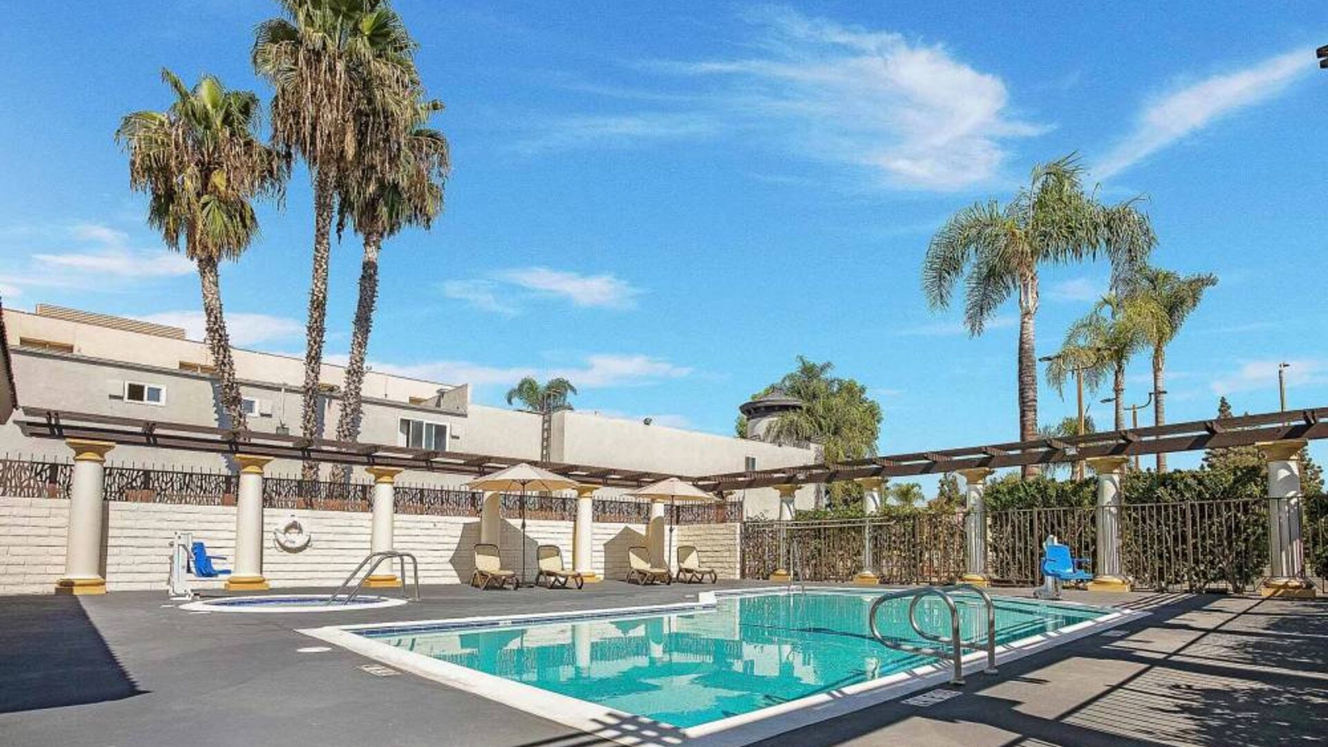 Stanford Inn & Suites Anaheim