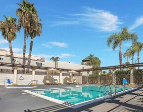 Stanford Inn & Suites Anaheim