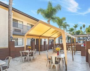 Stanford Inn & Suites Anaheim