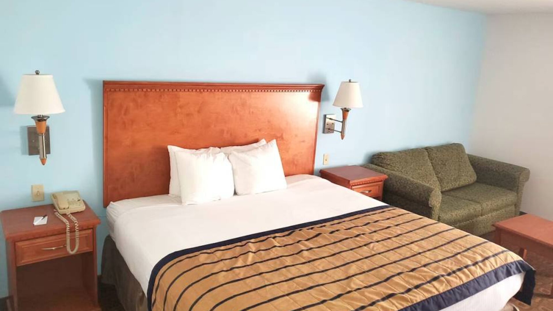 Day use room with sofa at Coratel Inn & Suites By Jasper New Braunfels IH-35 EXT 189.