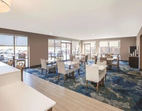 Breakfast area perfect for coworking at La Quinta Inn & Suites By Wyndham Philadelphia Airport.