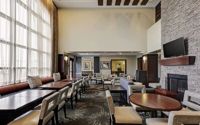 Dining and coworking space at Staybridge Suites Washington D.C.- Greenbelt.