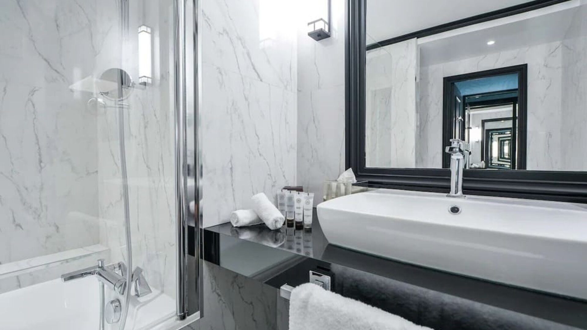 Maison Astor Paris, Curio Collection By Hilton