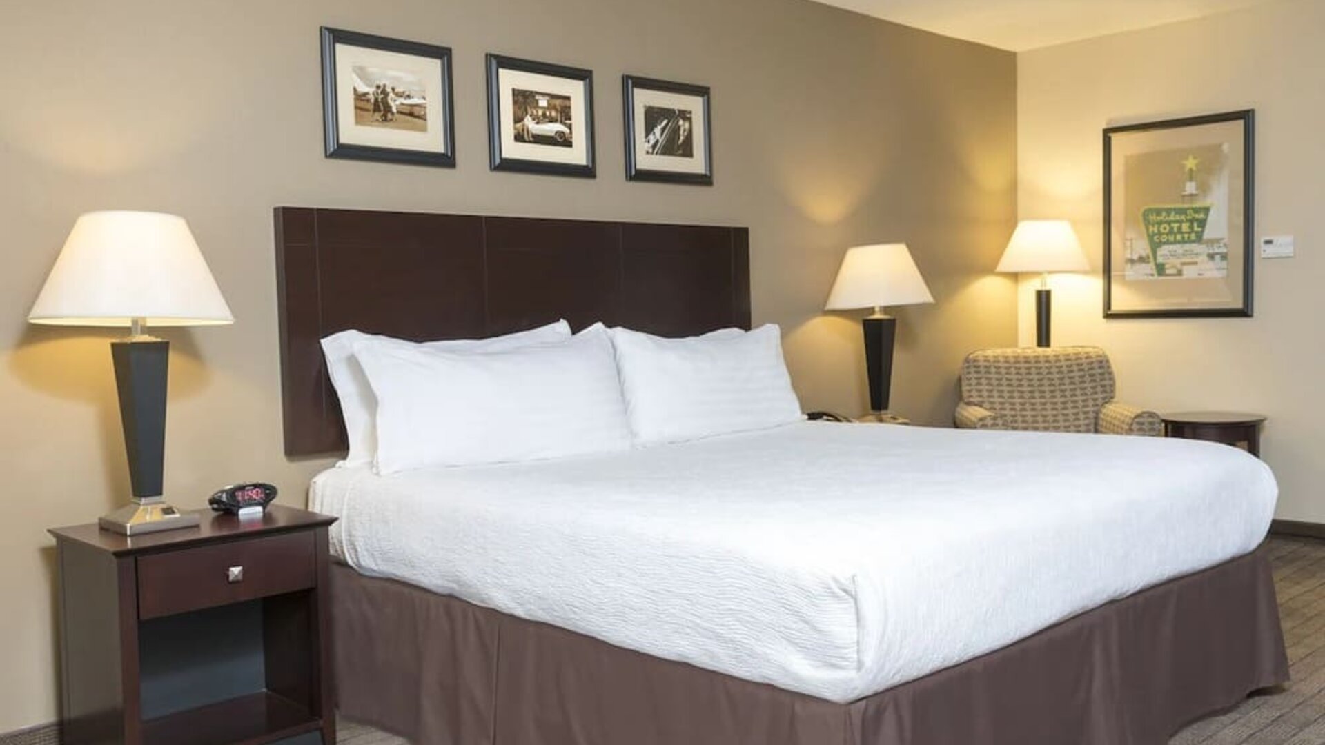 Romantic king room at Holiday Inn Aurora North- Naperville.