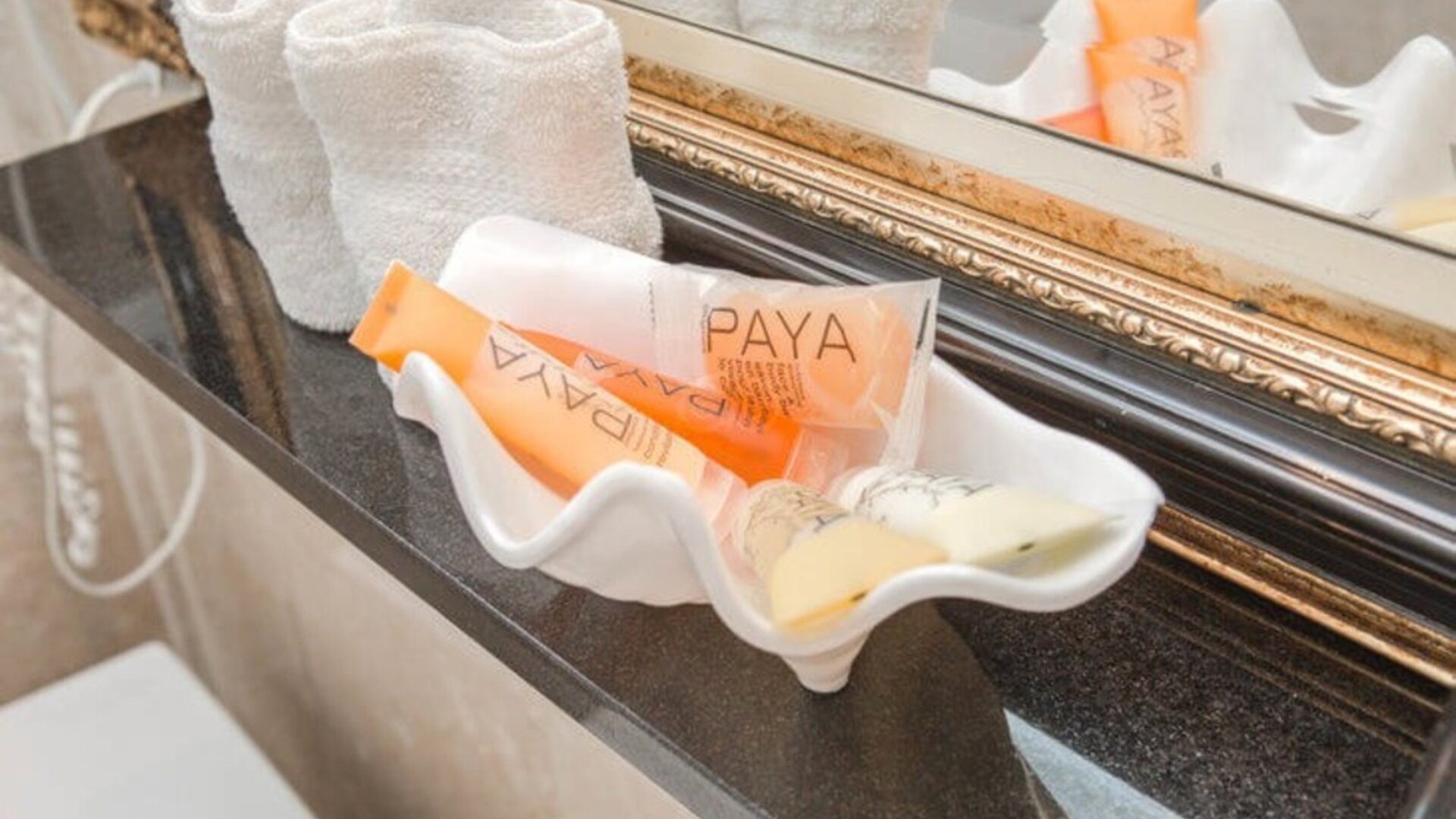 Free toiletries at Da Vinci Hotel.