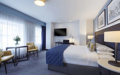 Day room with lounge area at Temple Bar Hotel.