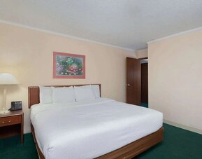 Day use room at Norwood Inn Statefare Grounds.