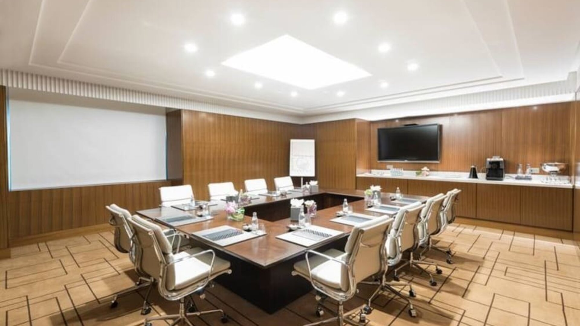 The Hotel Galleria Jeddah, Curio Collection By Hilton