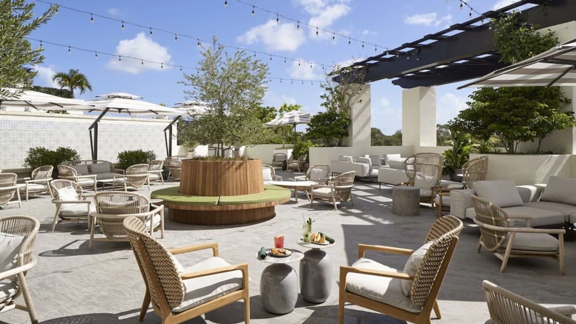 THesis Hotel Miami Coral Gables, Curio Collection By Hilton