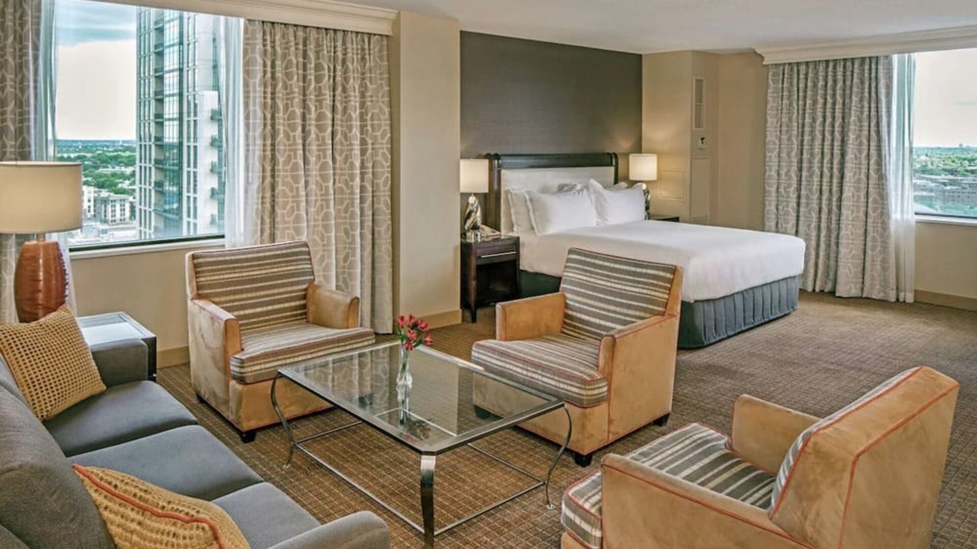 Day use suite with lounge area at Hilton Minneapolis.