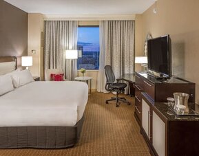 Day use room with work desk at Hilton Minneapolis.