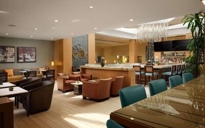 Lounge and coworking spaces at Sonesta Redondo Beach & Marina.