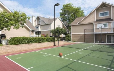 Sonesta ES Suites Cincinnati - Blue Ash’s sports court can be used for various activities including basketball and tennis.