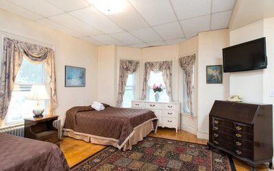 Spacious day use room at The Farrington Inn.