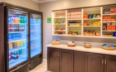 Convenience store at Holiday Inn Belcamp - Aberdeen Area.