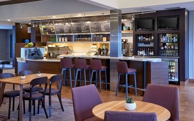 Coworking space and bar at Sonesta Select Minneapolis Eden Prairie.
