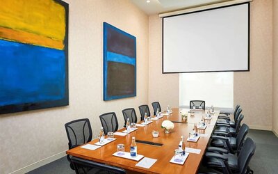 Professional meeting room at Novotel Toronto Vaughan Centre.