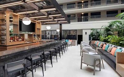 Coworking and lounge area at Embassy Suites By Hilton San Rafael Marin County.
