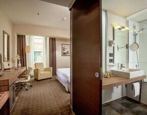 Spacious day use room with private bathroom at DoubleTree By Hilton Milan.