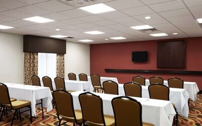 Professional meeting room at Hampton Inn & Suites Conroe - I-45 North.