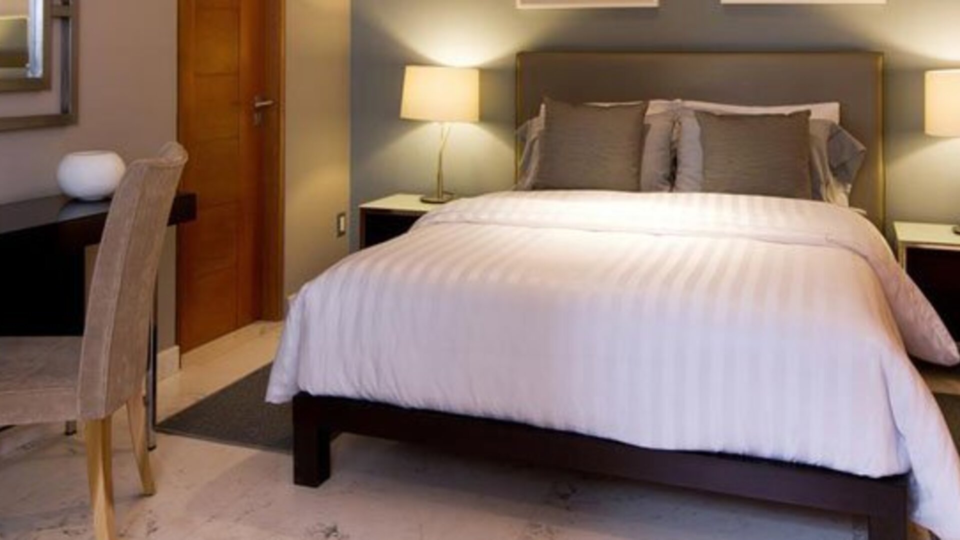 Hotel Pennsylvania Suites