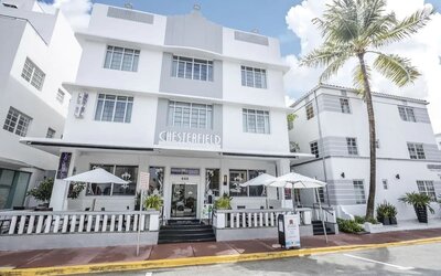 Hotel art deco exterior at Chesterfield Hotel & Suites.