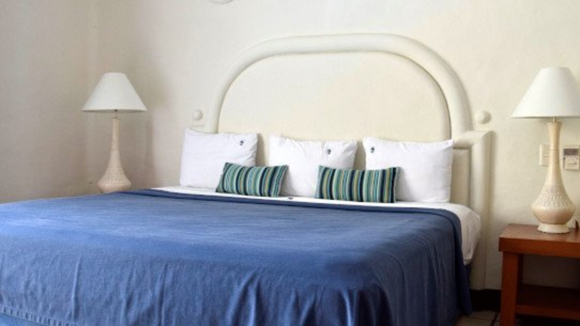 Puerto De Luna Pet Friendly & Family Suites