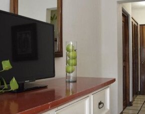 Puerto De Luna Pet Friendly & Family Suites