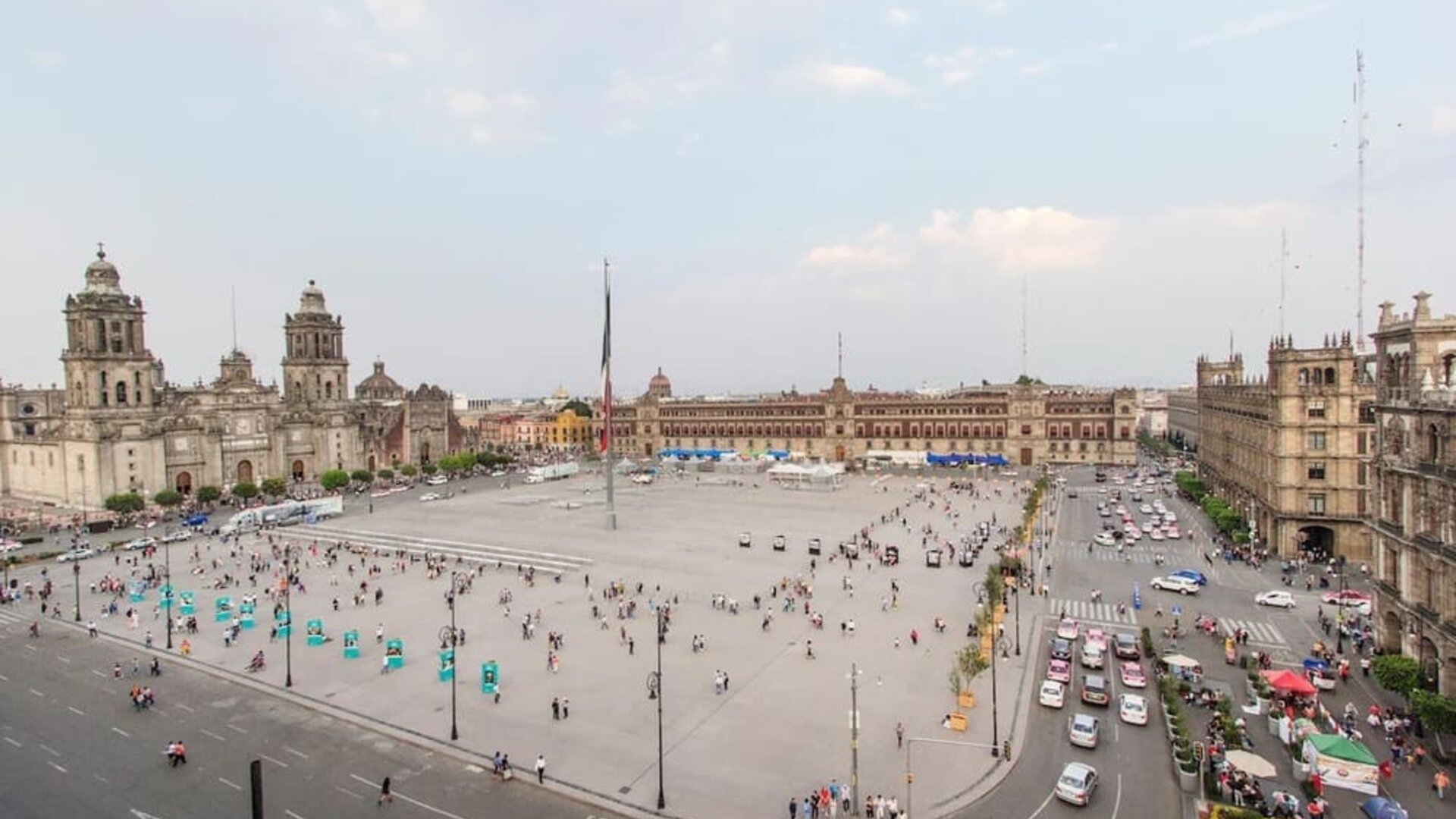 Situated close to the Zocolo or city square at Gran Hotel de la Ciudad de México.