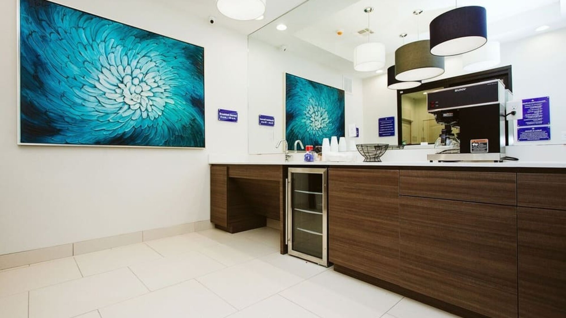 Lobby area at Palace Inn Westpark Blue.